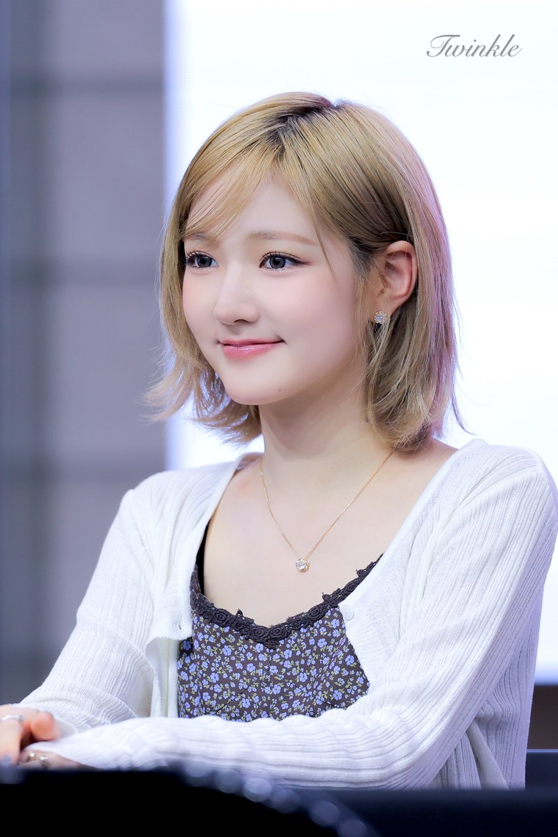 Twinkle_060514's tweet photo. 260509 지유 HQ 

#지유 #JIYU #키키 #KiiiKiii https://t.co/K2PxXvi0Ht