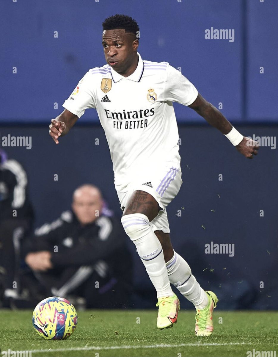 ishaq30's tweet photo. 🚨 BREAKING! 💣

Vinicius Jr just dropped his price: £470,000 PER WEEK 🇧🇷💸

Arsenal?
Already smiling. Already writing the cheque.

They can afford it.
They will afford it.
Emirates about to get spicy 🔴⚪

(@talkSPORT) https://t.co/DYq9m3J6SY
