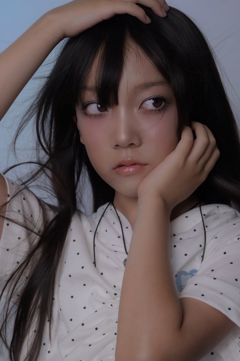mei_chan_meme's tweet photo. おつかれめいめい🍒🎀🍒🎀🍒
インスタでね、あのアンミカ様から
フォローしていただきました😭
モデルとして見つけていただけたのが
ほんとに嬉しい🥹🥹
めいめいモデルとしてお仕事もっと
できるようにがんばります‼︎
#REmee
#リーミー
#桜庭明愛 https://t.co/4YpXsJJyzg