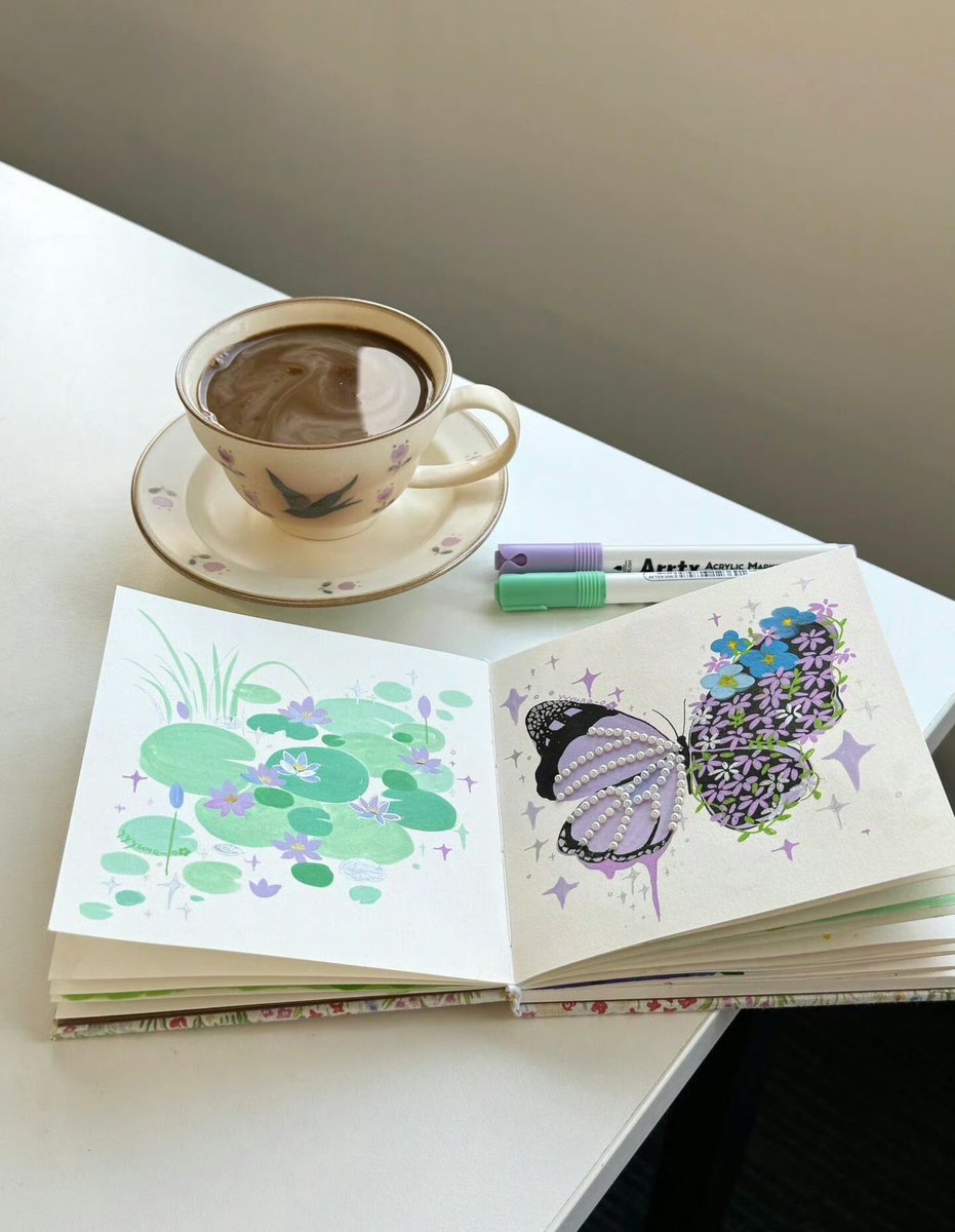 attlee25547's tweet photo. Just spent a magical afternoon creating abstract watercolor art in a sunlit studio—colors flowing, ideas unplanned, pure joy.  #ArtDiary， https://t.co/hGSJZZnJ1I