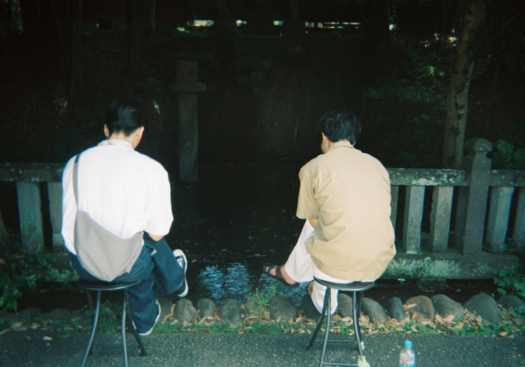 koi_nido's tweet photo. 『#恋をするなら二度目が上等』season2𓂃𓈒🖋️

✦┈#恋二度フィルム 𓈒𓏸

休憩中の #ろびまこ を発見👀👒⸒⸒
愛おしい後ろ姿のお2人です🫰🏻🌷

📺𝗢𝗔
➳︎︎︎ 9月1日(火)放送スタート
MBS 25:04〜／TBS  25:31〜 ほか

🔎 𝗛𝗣
https://t.co/Atj5Xso5Vl

#長谷川慎 #THERAMPAGE 
#古屋呂敏
#恋二度 https://t.co/9PNeOQw009