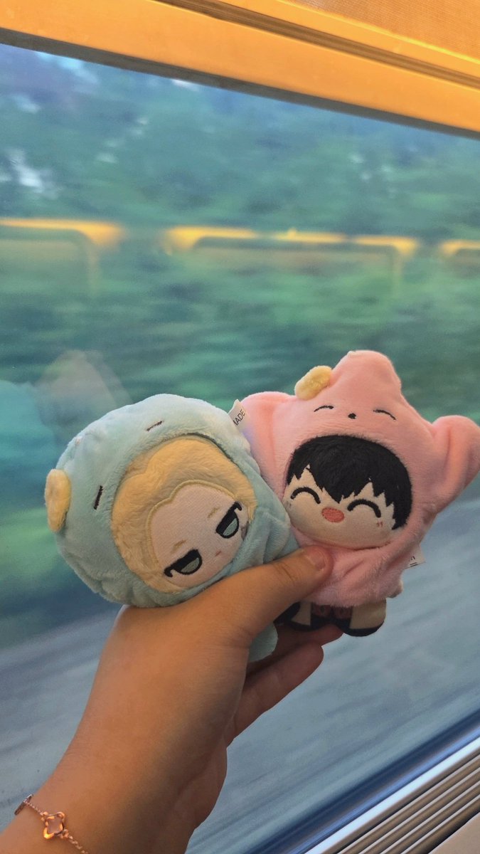 dj11_sk's tweet photo. 최애들이랑 기차 여행~
오늘도 행복 충전 완료 ☁️ https://t.co/yalyW1CXsm