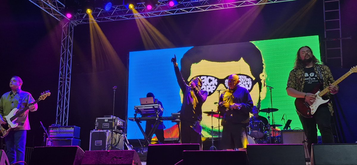 1000GigGuy's tweet photo. Forest Fest Day3
@forest_fest
We'd a blast!
Avoided the days main stage tussles until a romping two-tone stomp with @MadnessNews
Throughout the day glorious sets on other stages:
All magnificent!
@ItsBlackGrape
@jesusjonesband
#DonBaker
#TheWonderStuff @mileshuntTWS
@gemma_hayes https://t.co/9DBhjmg0Ur