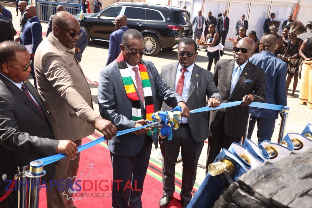 HeraldZimbabwe's tweet photo. President Mnangagwa has commissioned the University of Zimbabwe Industrial Incubation Centre in the Msasa industrial area. 
📷 : Believe Nyakudjara https://t.co/cAIAKH7Sz1