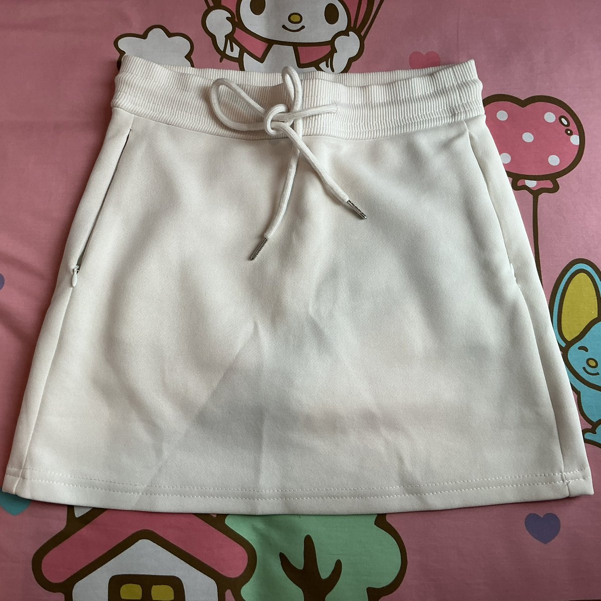 eiei6630's tweet photo. กะโปรง ครีม 100 https://t.co/kWK0AoAG2e