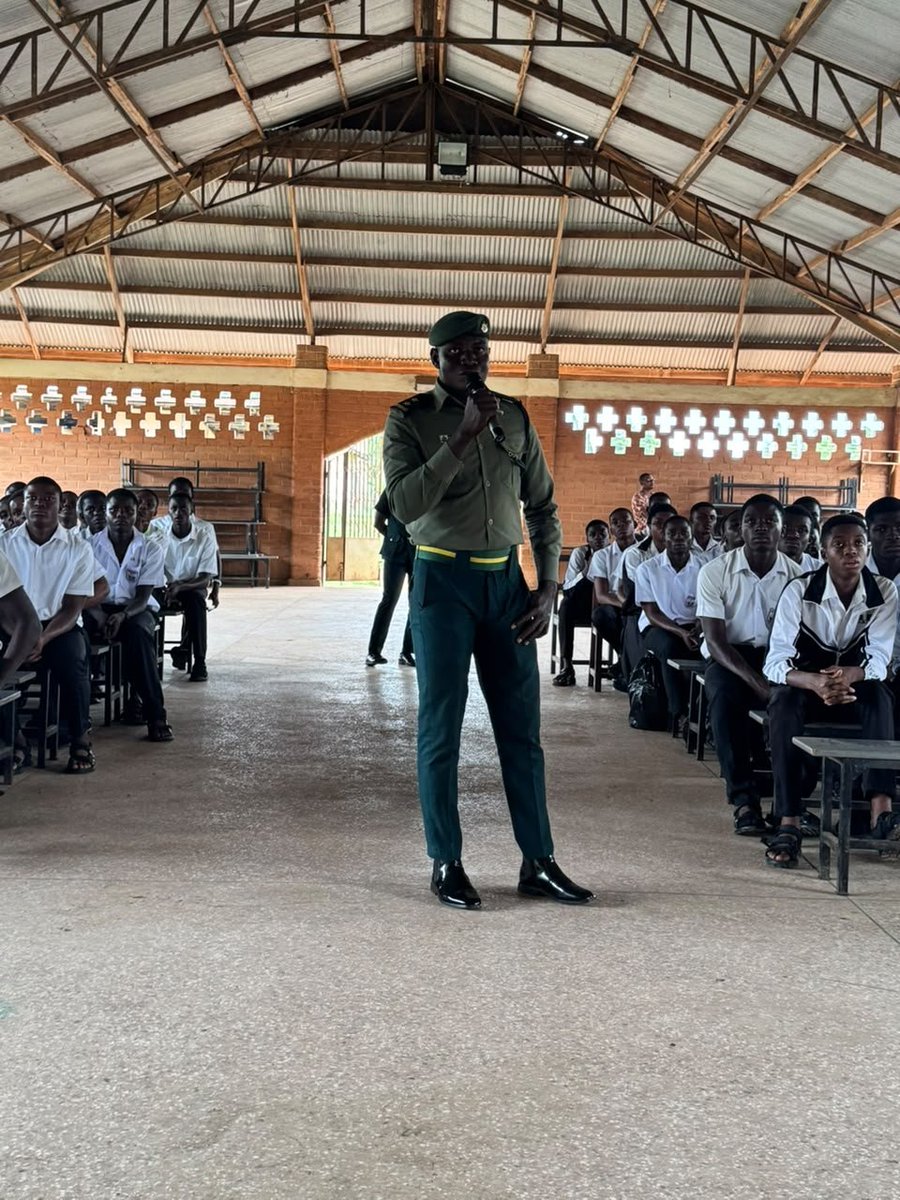 GIS_MIB's tweet photo. The Migration Information Centre ( Sunyani) engaged over 250 students and staff of Don Bosco Technical Institute in Sunyani West on safe and regular migration pathways and the proper process for acquiring a passport.
#SafeMigration #MigrationAwareness #GhanaImmigrationService https://t.co/0YTpYyE3BV