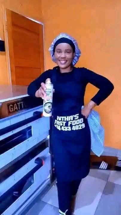 naytholo's tweet photo. "After losing her job at Wimpy, she decided to open her own Fast food business" - her name is Nthatua Koloko👌🏻 https://t.co/WfdCQsLStZ