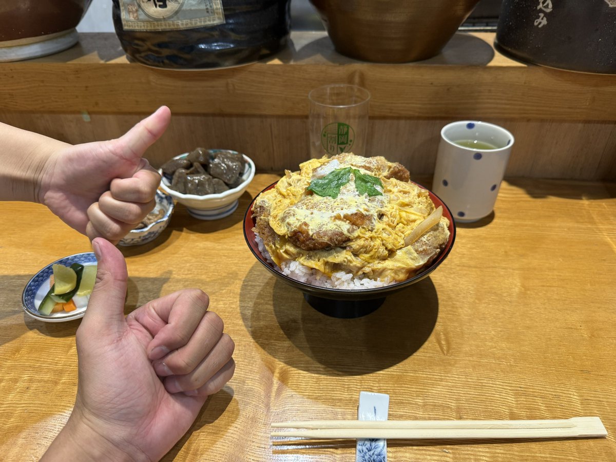 mhWHPIbwDff9AX4's tweet photo. 実は先週は満席で入れなかったいつものお店
連続月曜日入店記録が途絶えました https://t.co/7yKKIWSyc6