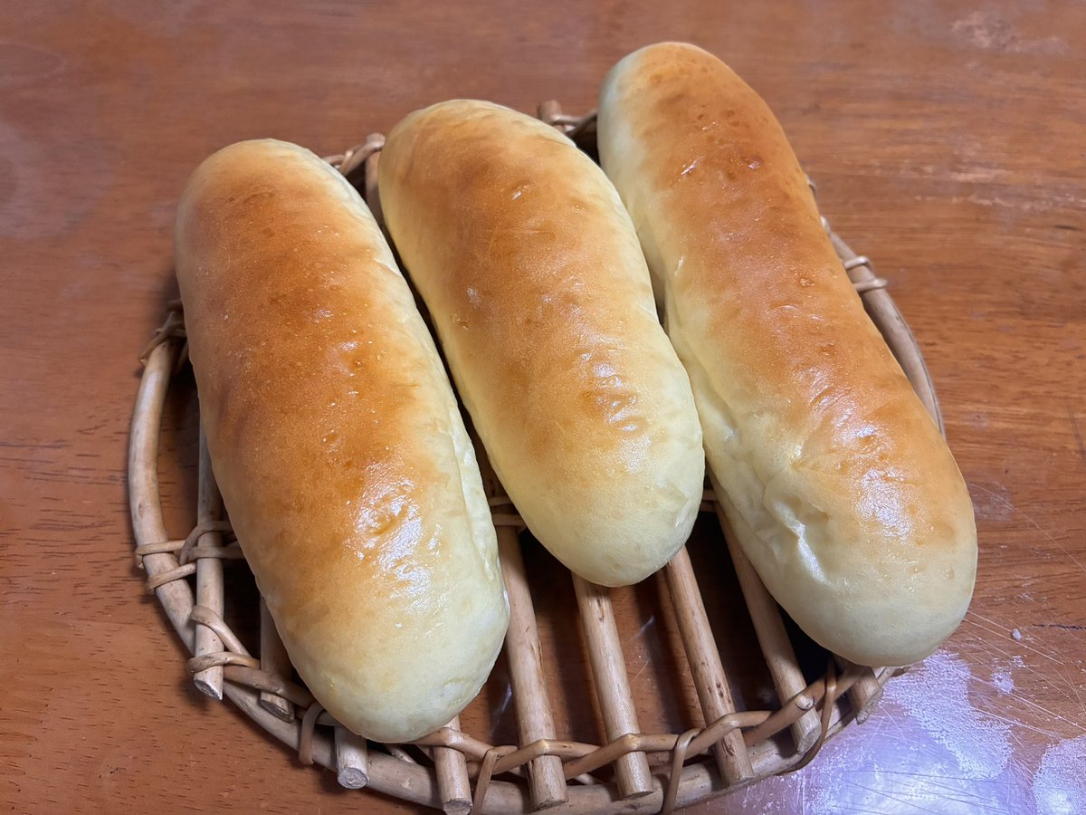 Atashidayo_puu's tweet photo. 朝用のコッペパン
何を挟もうかな…… https://t.co/kjaNF9hc3P