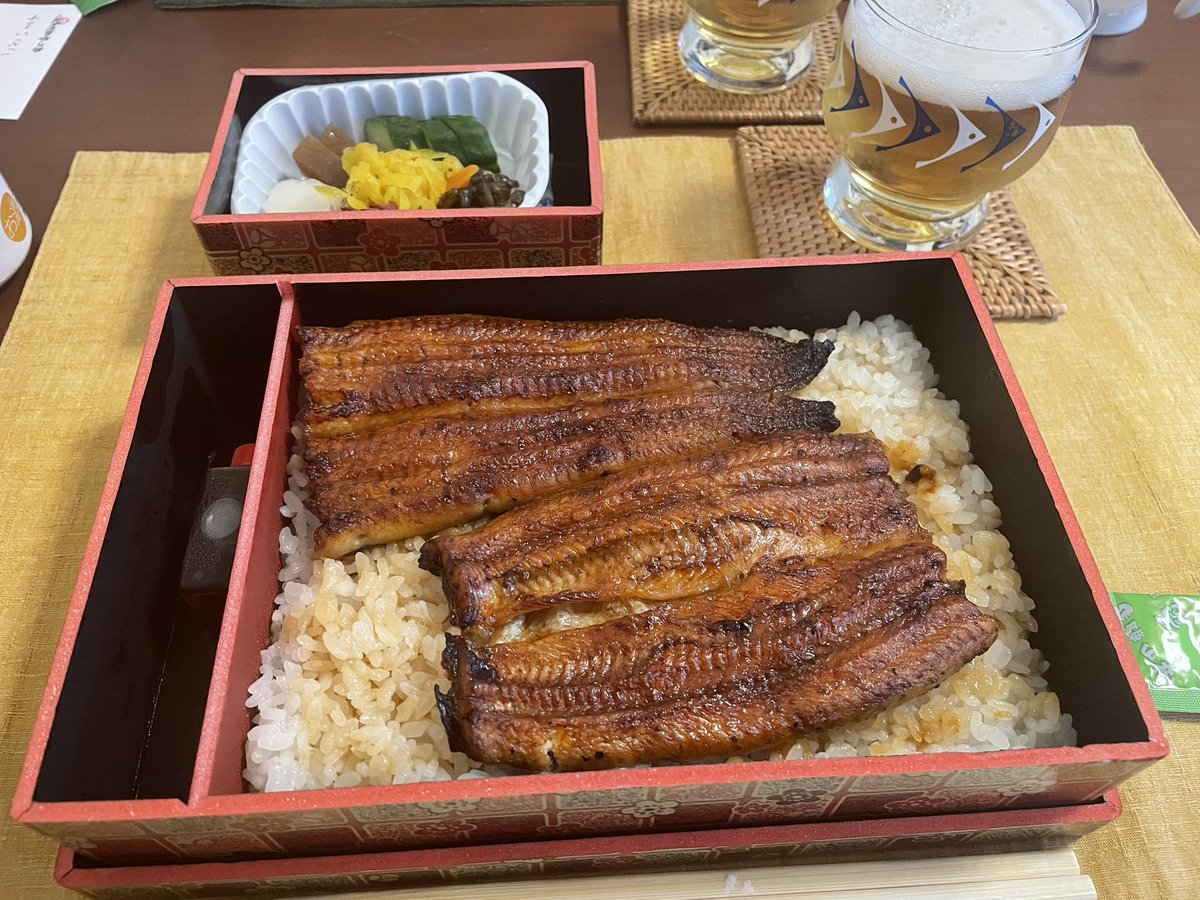 lk7869's tweet photo. 今年はテイクアウトでうなぎ https://t.co/0eRyCHd87Y