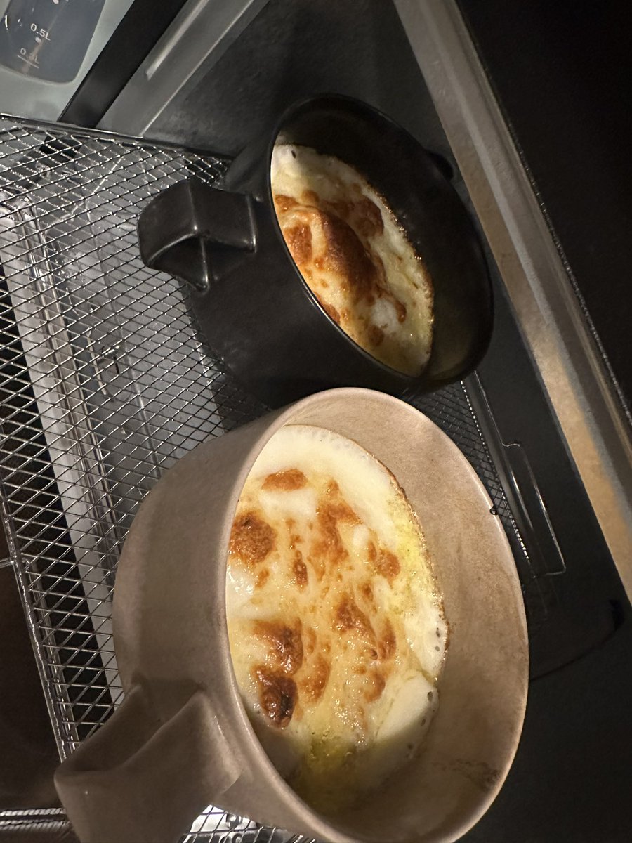 jackbaron14's tweet photo. 熱すぎ。素手で持てないだろが。
誰やねん。当日急にグラタン作ろうとしたやつ😡 https://t.co/OCWRQ1S5aR