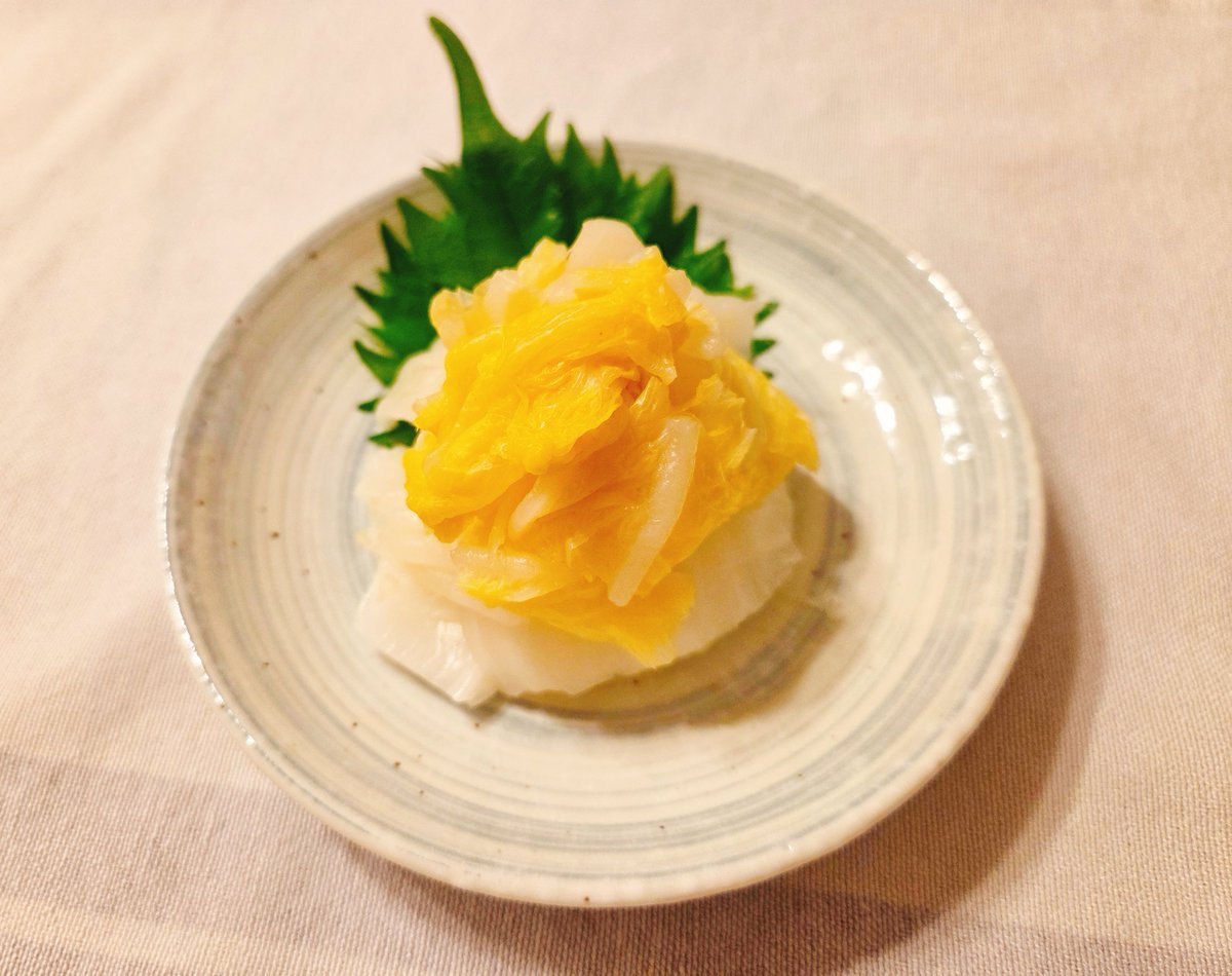 CAROL_KT's tweet photo. 今日の晩ごはーんっ！　#おうちごはん　#おうちご飯　#ごはん　#大根と油揚げのお味噌汁　#白菜の漬物　#お刺身　#手抜き https://t.co/6Lm8KtGJjz