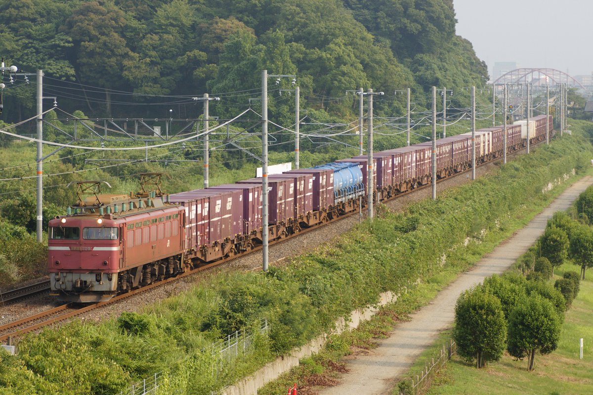 kou07911037's tweet photo. 13年前の昨日、新幹線の甲種撮ったあとに来たEF81。だれもいなかったけど
2013年7月26日 https://t.co/7MAfFRcieu