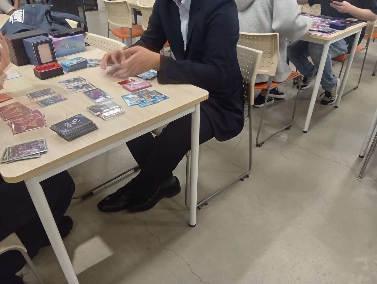 Sakuya_1341_MH's tweet photo. 【プチ九州LABO会】
ありがたいことに足を運んでくださった方々が…！
ありがとうございます🙇‍♀️
早速新弾で対戦してて羨ましい！🔥
閉店前までやってます！
まだ間に合いますので気になる方は是非！ https://t.co/j6xIHvx37b