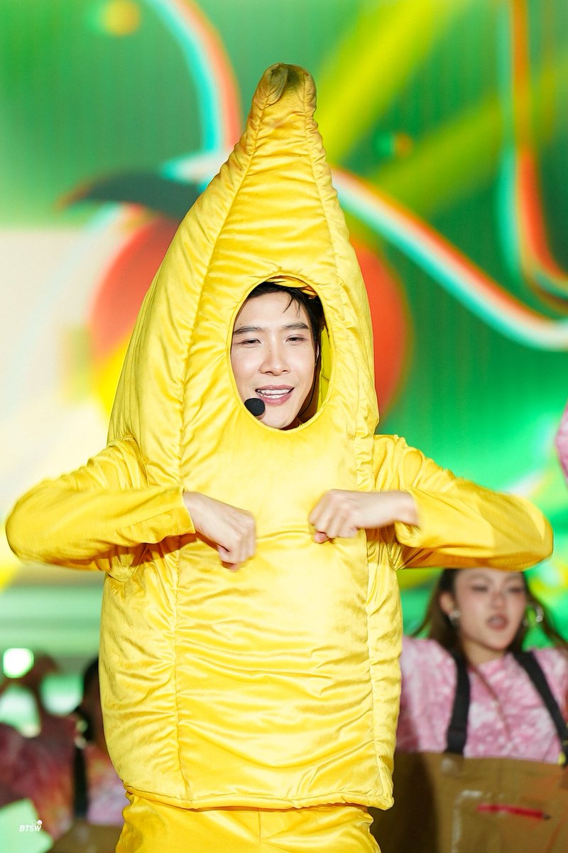 bbbittersweettt's tweet photo. แก้วมังกร
กล้วยหอม

EMBPFK FEEL THE FUN TOGETHER
#FFFPartyConcert2026D2
#khaotungg 
 ݁ ˖ ١٥٧٤♡@myktnw https://t.co/xZGpKri0D9