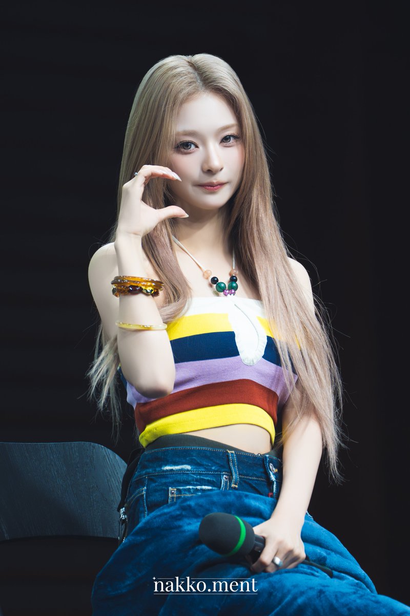 nakkoment's tweet photo. 💛
260725 미니팬미팅 나경
#fromis_9 #프로미스나인 #이나경 #LEENAGYUNG https://t.co/K9xIy039wL