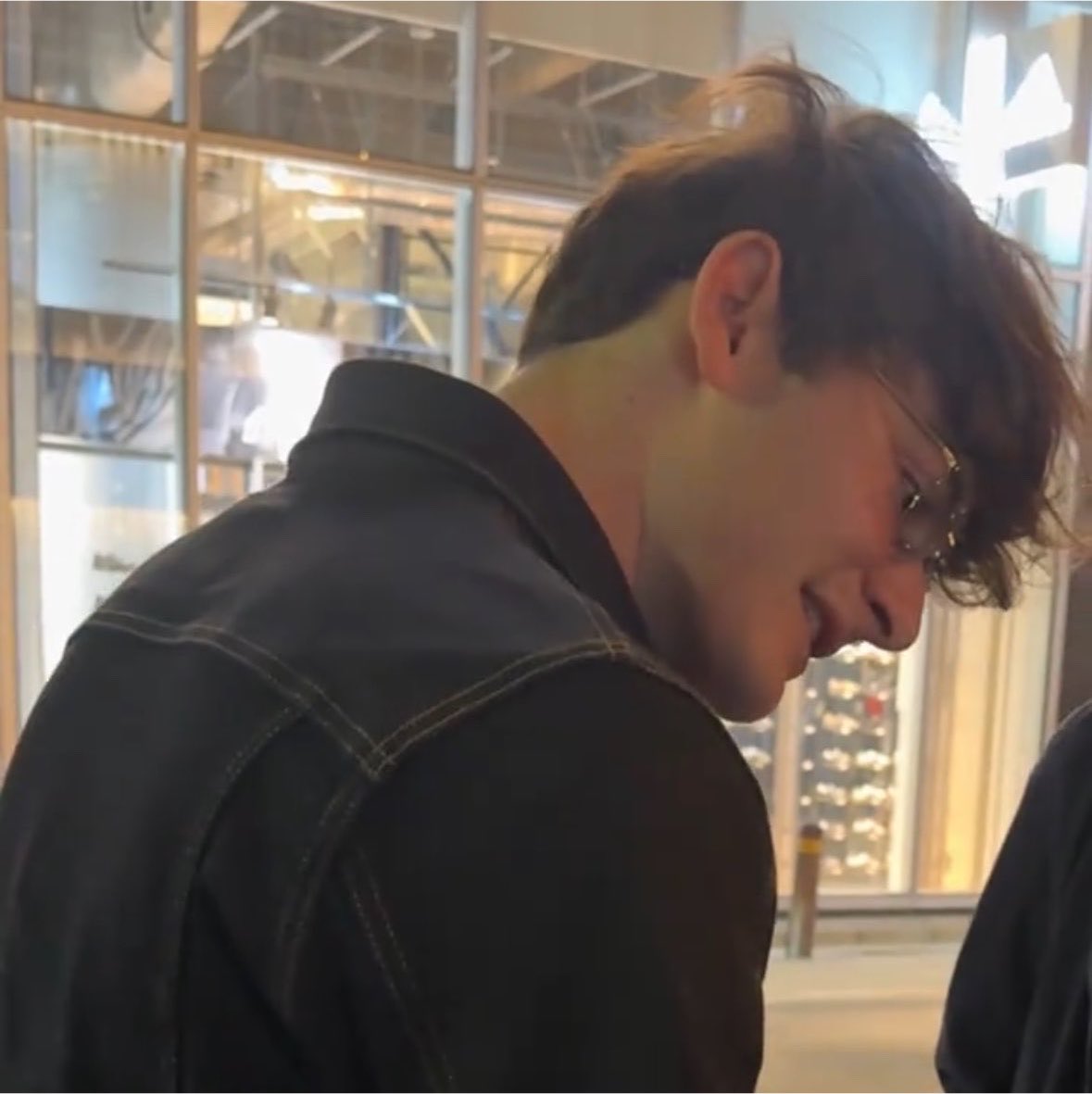 moonrabbit161's tweet photo. Finn: This is going to be expensive, isn't it?
Noah: Yes.
Finn: Why can't you like anything cheap?
Noah: I like you https://t.co/axwKw4IkTX