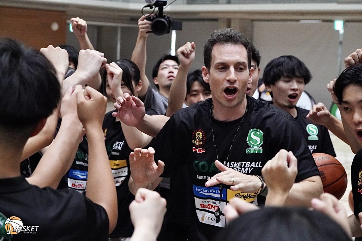 jbasket_jp's tweet photo. 【Bリーグ】大倉颯太の”4年目の夏”／A東京の新HCライアン・リッチマンが石川県KOAクリニックに現れた日
記事📝 https://t.co/dsJuPnppvS
⁡
#大倉颯太
＠SotaOkura 
#KOA @koa_basketball 
#ライアン・リッチマン
#アルバルク東京 
＠ALVARK_TOKYO 
#JbasketAND1
#Jbasketインタビュー https://t.co/9HGBhRhNtK