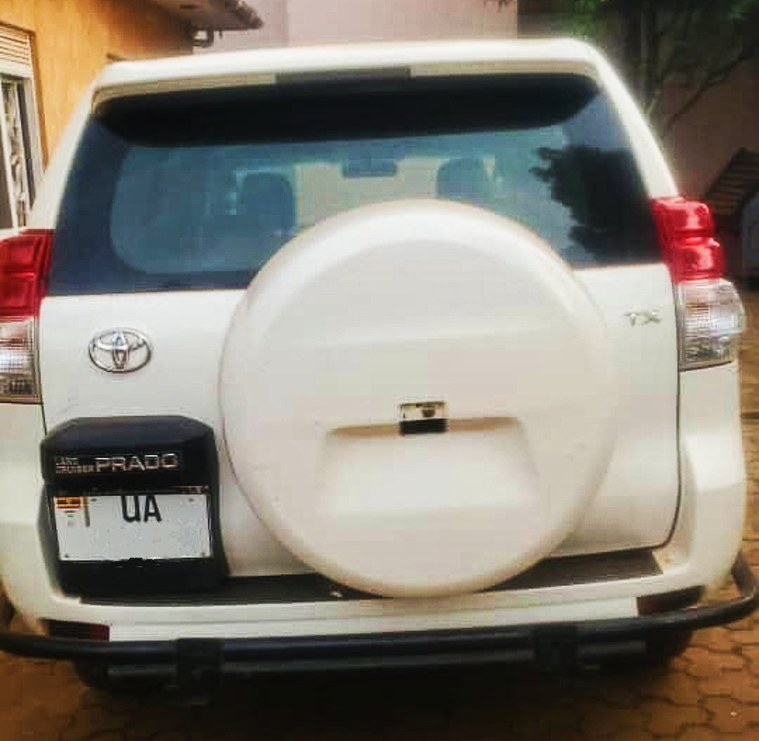 DriveNowUg's tweet photo. 🚨#QUICKSALE🚨
Why buy a LC Ronaldo yet you can own this TX 2014 edition with a diesel engine at only #Ugx49m, it's a personal car and the owner is in need of cash but keep in mind that it's a manual version.
#NOTE: Owner prefers buyers NOT brokers please. https://t.co/px0lUo1Uff