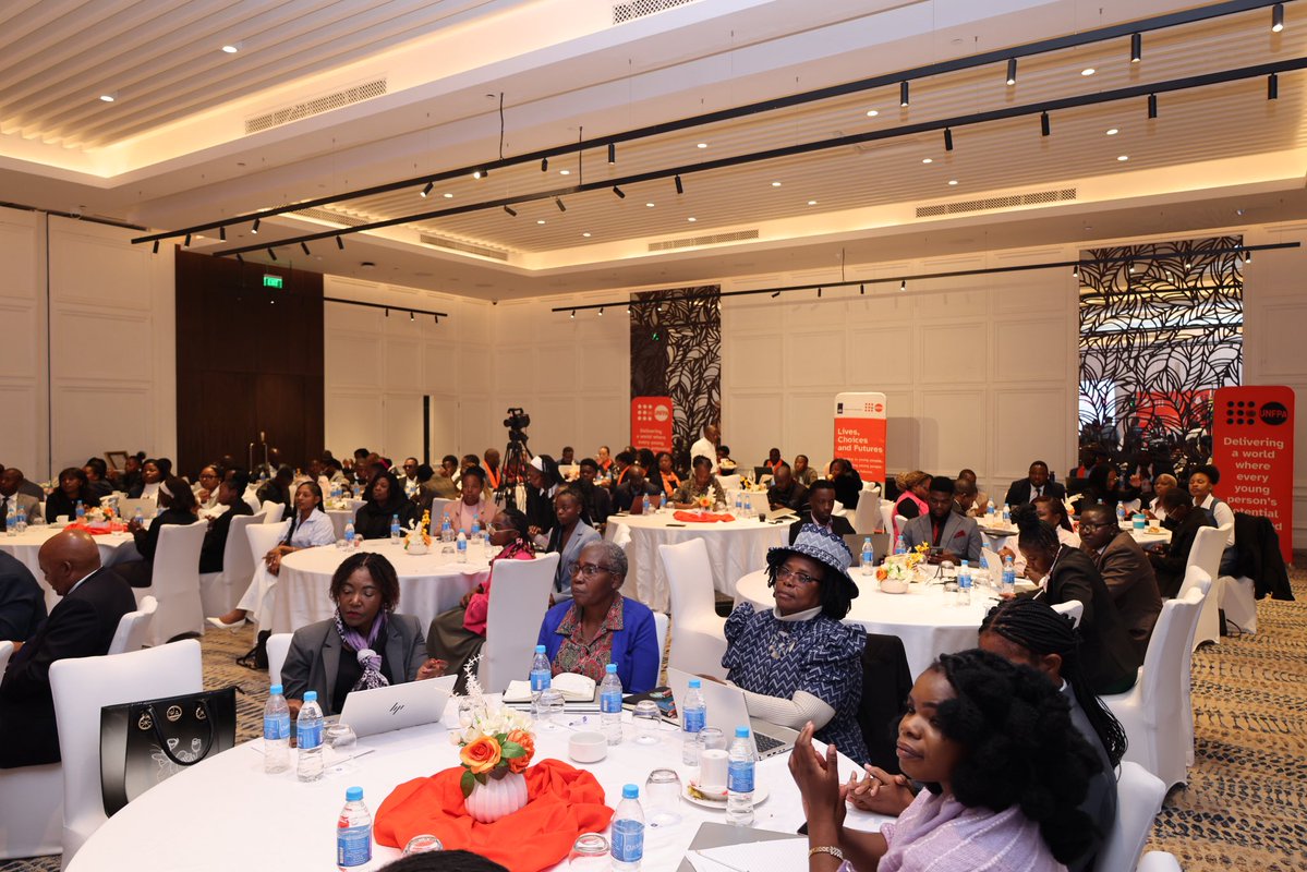 UNFPA_Zimbabwe's tweet photo. We are in the second leg of the World Population Day Commemorations and launch of the Demographic Futures Survey.

@UNFPA_Zimbabwe Representative @MirandaTabifor is sharing key findings from the report as they relate young people’s aspirations and challenges.

Join us live here to hear more 👉🏿: https://t.co/6REPIPdqvT

#WorldPopulationDay #DemographicFutures #DataForDevelopment #PopulationMatters #EveryoneCounts #PopulationAndDevelopment #UNFPAZimbabwe #LeaveNoOneBehind