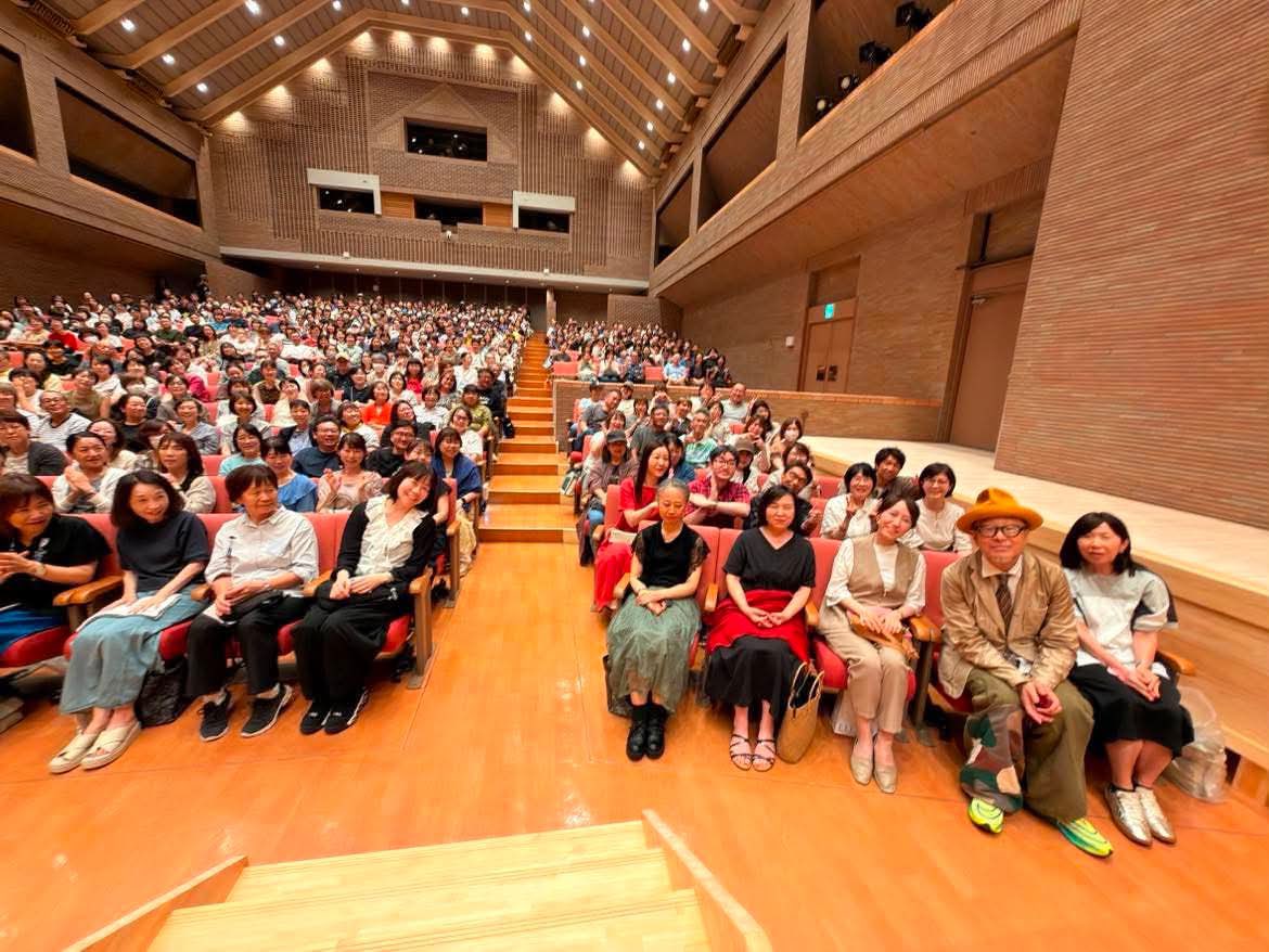 1000hometown's tweet photo. Where's Senri?

#senrioe #大江千里 #whereswaldo 
#homework #niigata https://t.co/cu5n1lFjgP