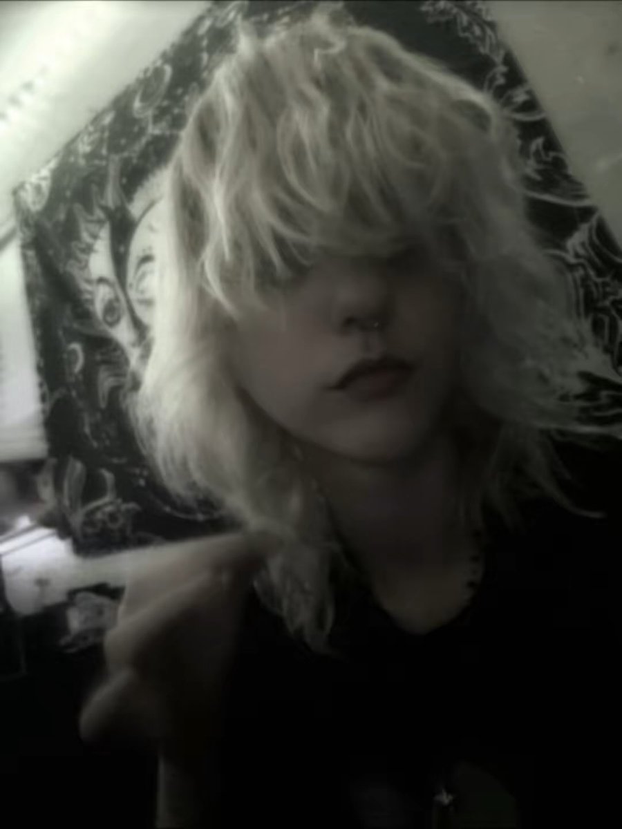 nosoupfm's tweet photo. do i look like a girl be honest fr https://t.co/OuFTefCyYF