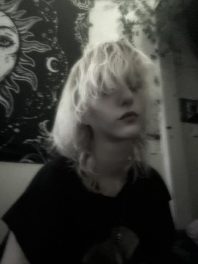 nosoupfm's tweet photo. do i look like a girl be honest fr https://t.co/OuFTefCyYF