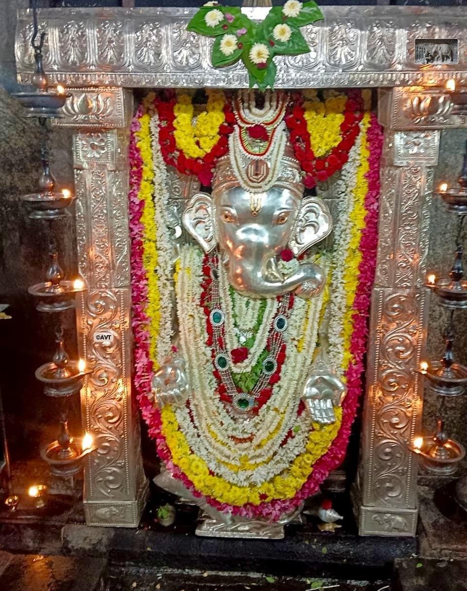DpHegde's tweet photo. Anegudde Shri Vinayaka Kumbashi #Kundapura

Today's Alankara 🙏

ಇಂದಿನ ಅಲಂಕಾರದಲ್ಲಿ ಆನೆಗುಡ್ಡೆ ಶ್ರೀ ವಿನಾಯಕ ದೇವರು https://t.co/rg35KpTGdl