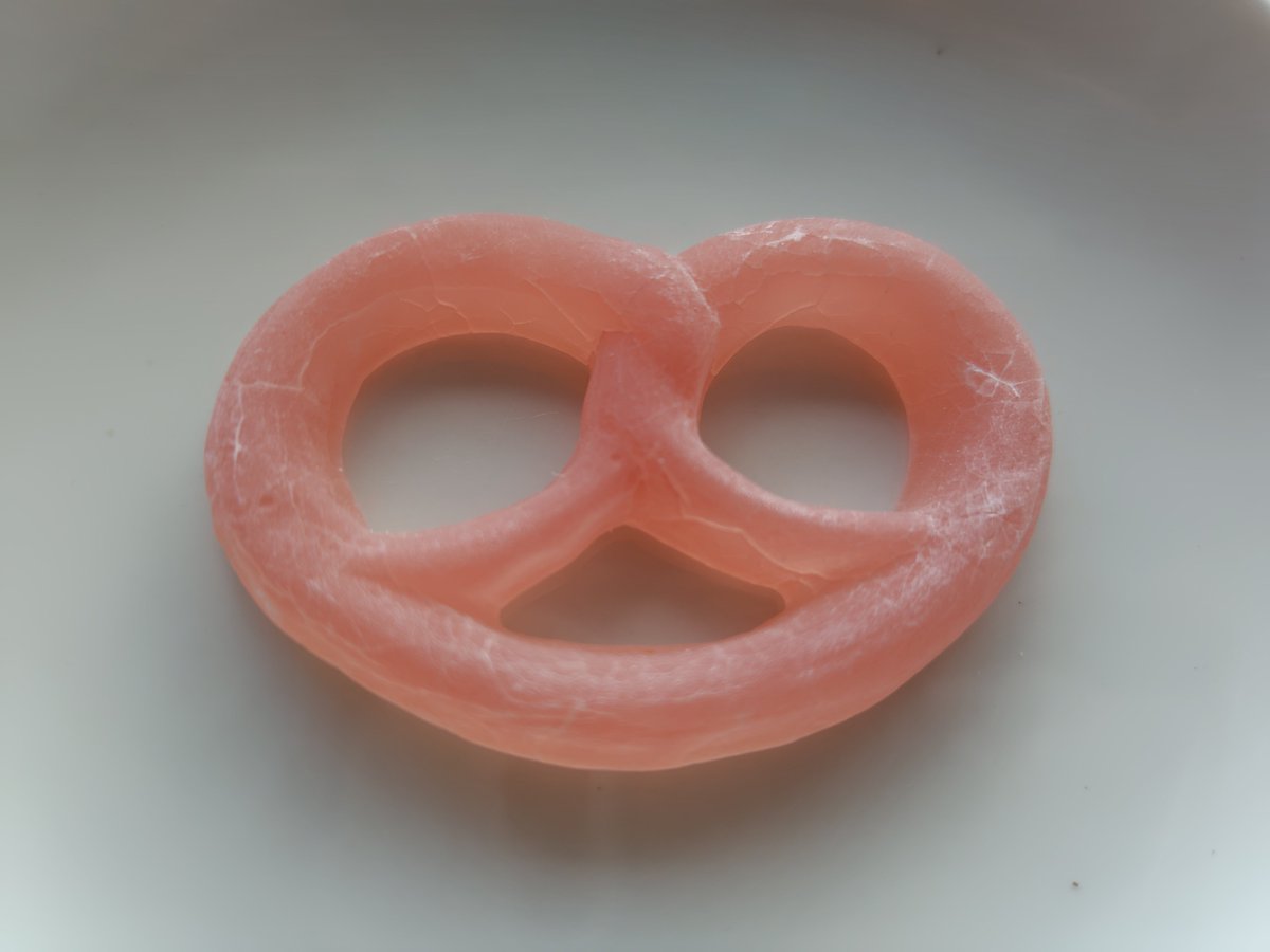 north_bridge_'s tweet photo. 本日のお菓子。お客様からのいただきものです😊ありがとうございます✨食感が面白いです😸 https://t.co/CRqzOxsygl