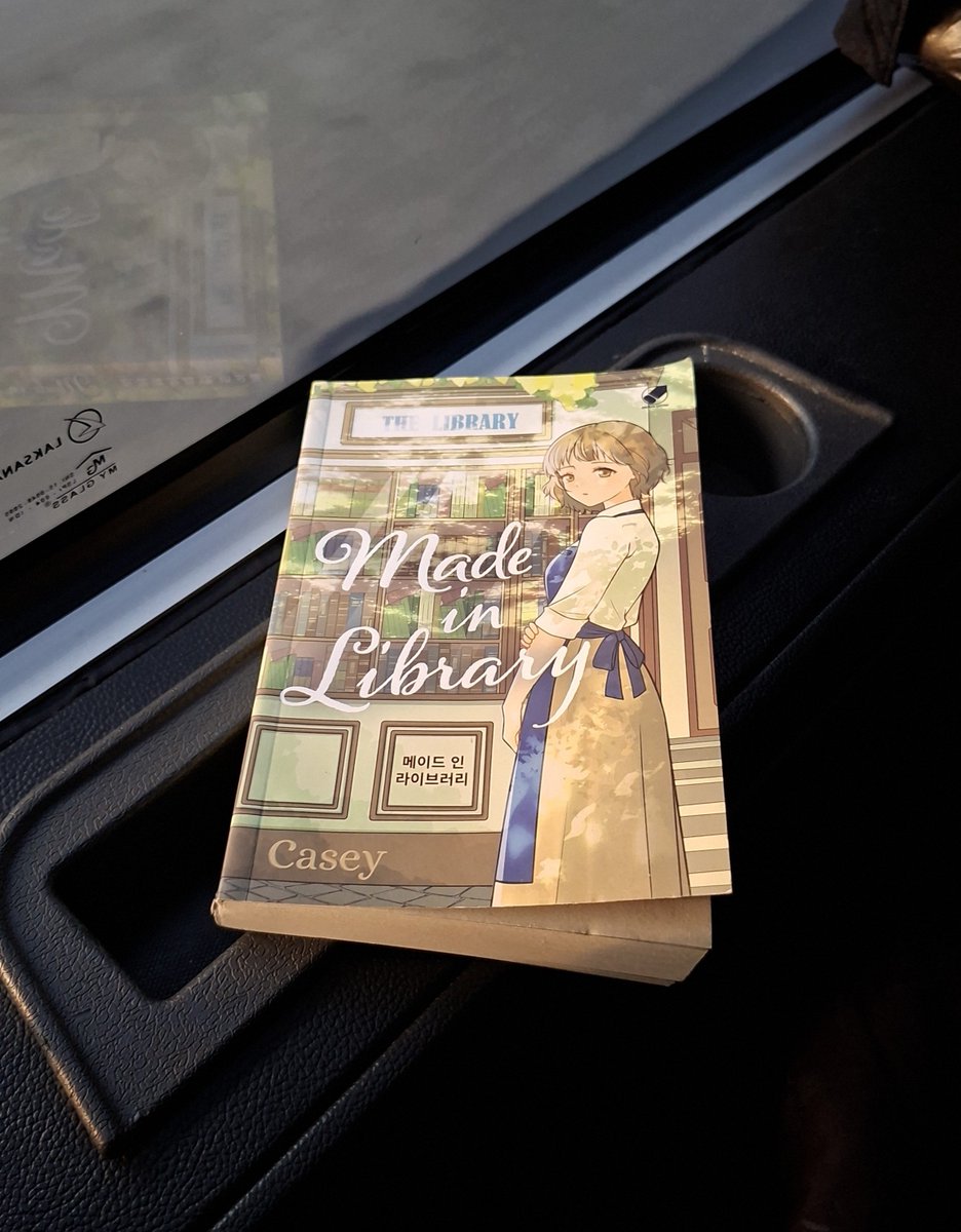 sunfleurbelle's tweet photo. akhirnya bulan ini aku berhasil menyelesaikan buku bagus ini 💖🤩

tentang kompleksitas hubungan anak dan orang tua, perasaan terbuang, arti apa itu bertahan hidup, dibungkus dengan cantiknya narasi tentang membaca buku.

warm tapi menyakitkan, tapi memberi harapan dengan buku 📚 https://t.co/vZ8nMYbwH3