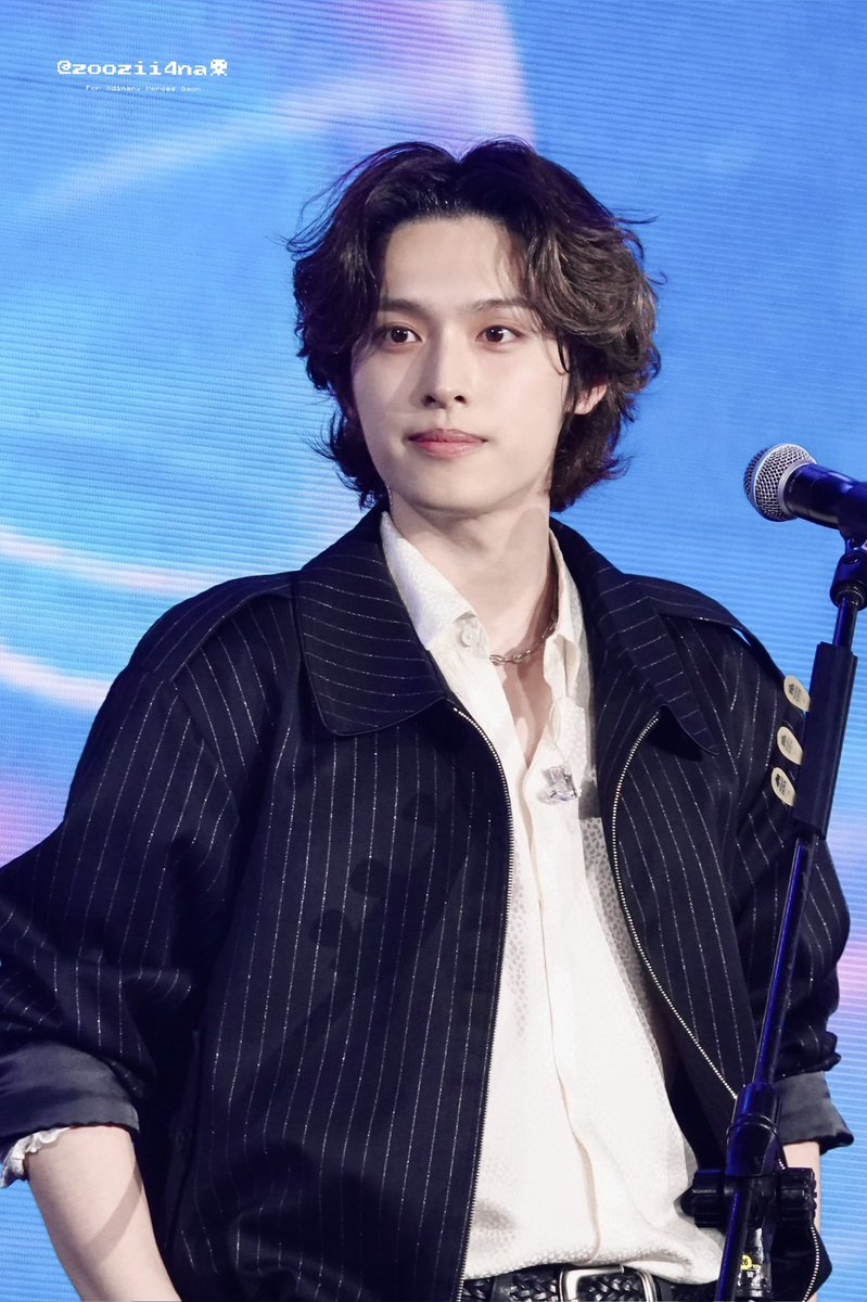 zoozii4na's tweet photo. 260725 ACON 

👑
🐶

#Gaon #가온 #지석 #곽지석
#XdinaryHeroes #엑스디너리히어로즈 #엑디즈 https://t.co/wQt5yMTOE2