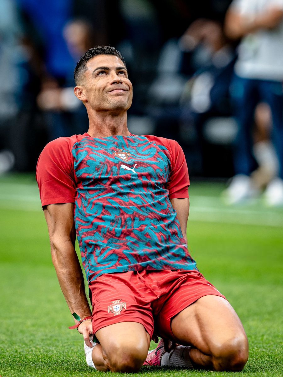 CR7Orbit's tweet photo. 2026                                           2005 https://t.co/tJmh6kJs5V