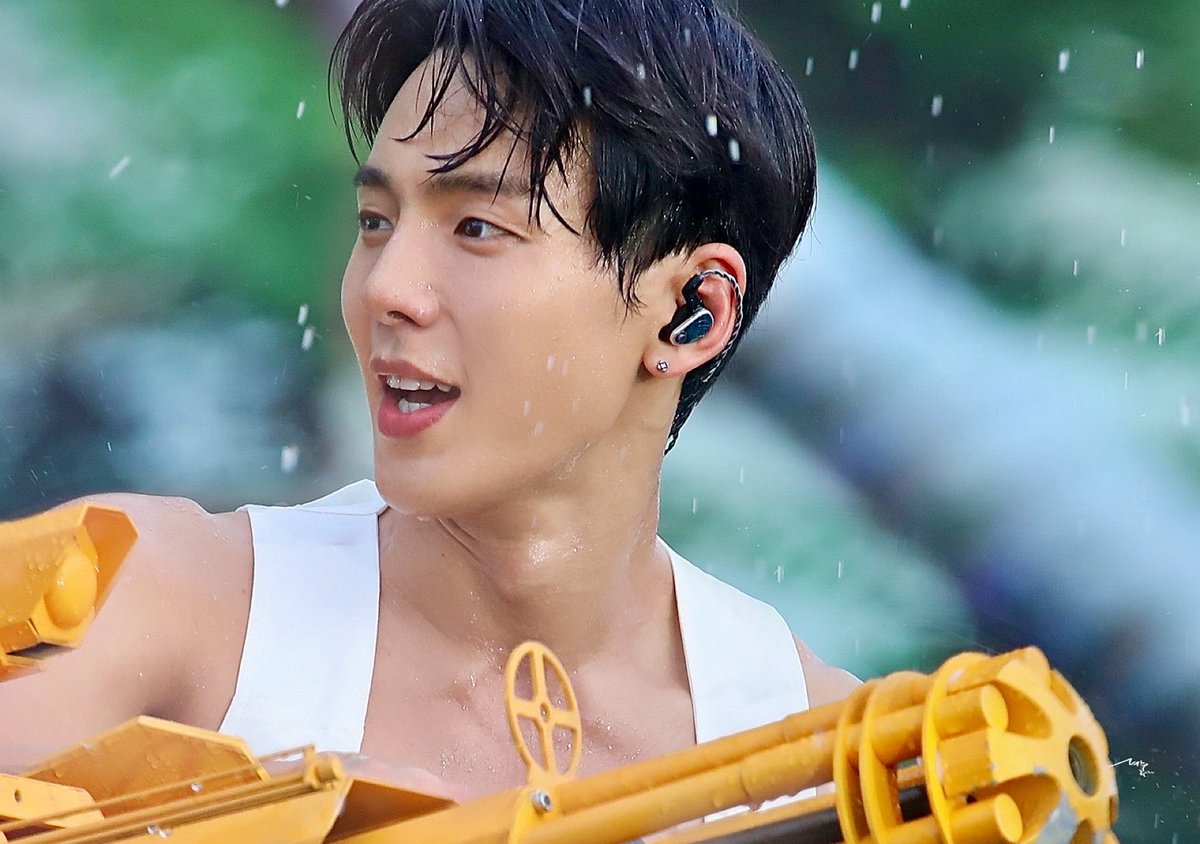 shownu_leader tweet picture