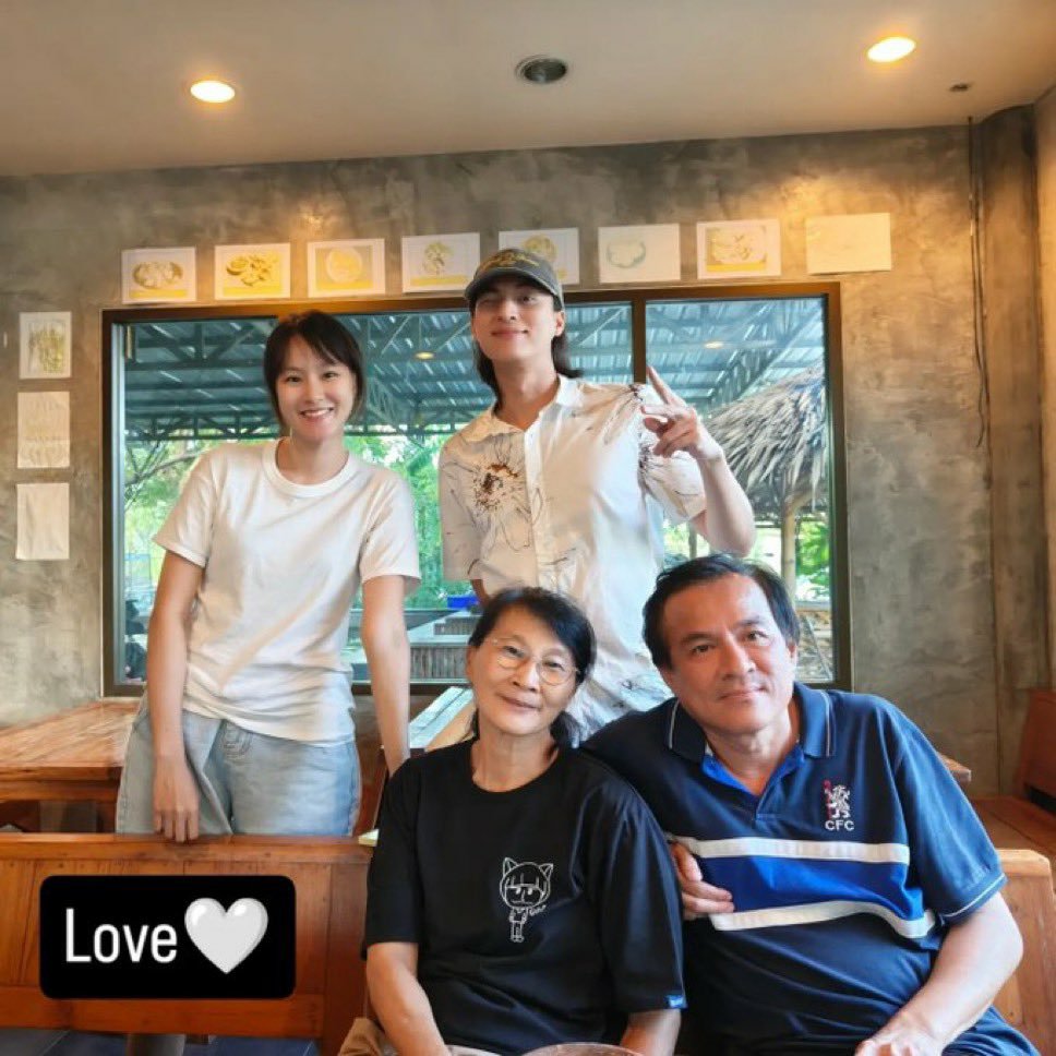 Ant69140151's tweet photo. ครอบครัวนี้ น่ารักอบอุ่นที่สุดเลย

GULF KANAWUT 
@gulfkanawut 
#GulfKanawut 
#กลัฟคณาวุฒิ https://t.co/xaGIyJ87m0