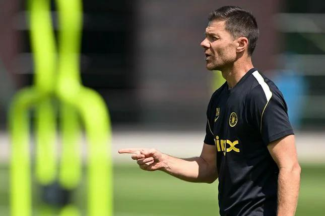 Kolawol28219285's tweet photo. 🚨 Xabi Alonso has reportedly laid down the law at Chelsea ahead of the new season.

The message is simple: if you don't run, press or sacrifice for the team, you won't play. Reputation, transfer fee and past achievements won't protect anyone.

Chelsea reportedly covered the least distance in the Premier League last season. For a club with title ambitions, that's not just disappointing—it's unacceptable.

One thing that defined Alonso's Leverkusen wasn't just tactics or possession. It was intensity. Every player worked without the ball, pressed as a unit and fought for every second. Talent was expected; effort was non-negotiable.

As Sir Alex Ferguson once said, "Hard work will always overcome natural talent when natural talent does not work hard." That mentality wins leagues.

If Alonso is demanding those same standards at Chelsea, then this rebuild is about much more than new signings. It's about changing the culture.

The badge comes first. The team comes first.

Earn your place... or watch someone else take it. 💙