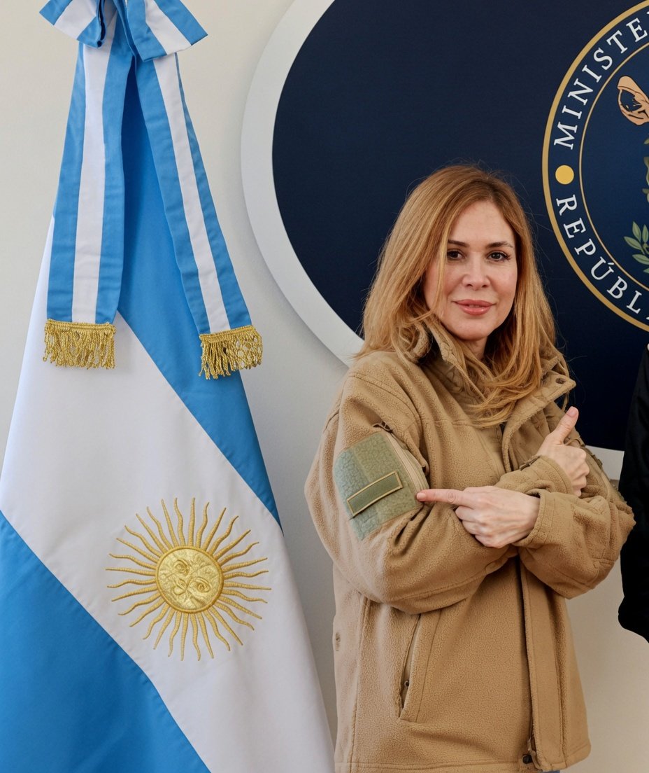 marianna_vruel's tweet photo. @lordivan22 jajajajaja o cachorro do Foro de São Paulo tem que aprender a respeitar o lider sul-americano. 🤭🇦🇷 https://t.co/lK2FVP4FUm