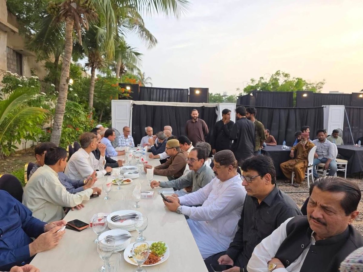 Munirkhattak's tweet photo. پاکستان پیپلز پارٹی سندھ کے جنرل سیکرٹری و سینیٹر وقار مہدی کی جانب سے نذرِ امام حسینؑ کی مجلس و نیاز میں شرکت ۔عابد ستی اور میں،سینٹرز MNA,MPAاور صوبائ وزا کی شرکت
@BBhuttoZardari 
@WaqarMehdiPPP1 https://t.co/TsqOkM9799