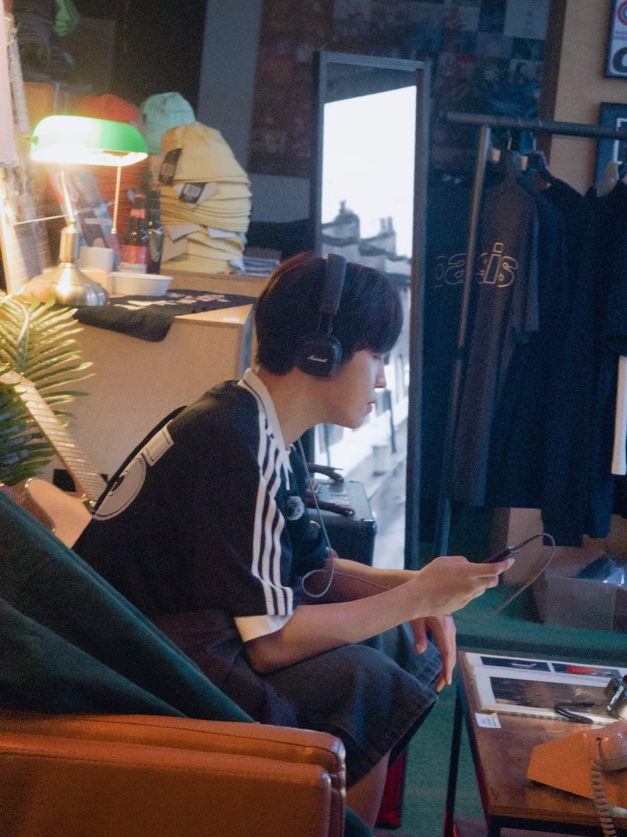 527S2hwan's tweet photo. 260727 김재환 공식 인스타 업로드
📎https://t.co/glY8PBYOhq

[📸] 2026.07.27 오아-!시스 팝업 나들이🎸 
#김재환 #KIMJAEHWAN https://t.co/YufJltTkEF