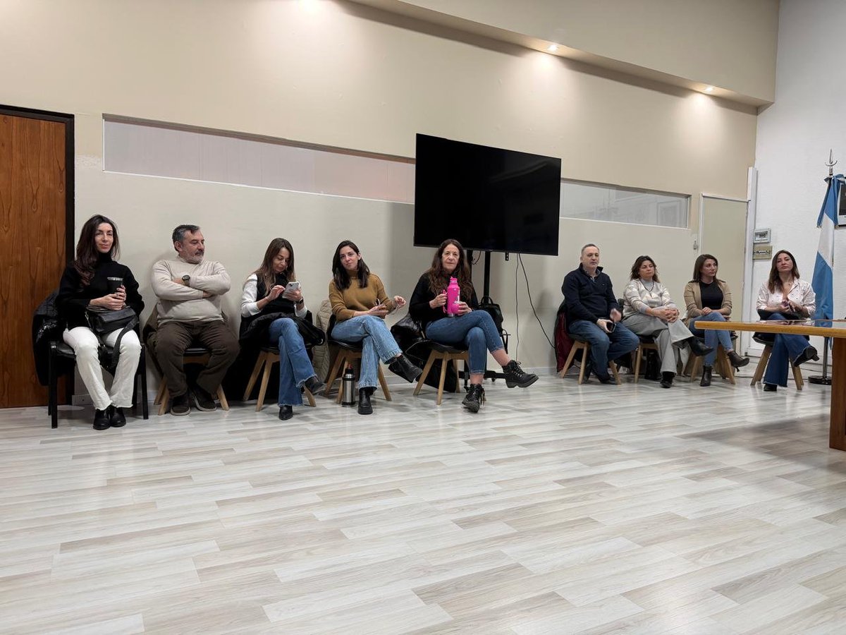 MarianoGaidoOk's tweet photo. En equipo empezando una nueva semana. Desde las 7am en reunión de Gabinete coordinamos  acciones y novedades para la capital que más crece https://t.co/WxfS9sNZxE