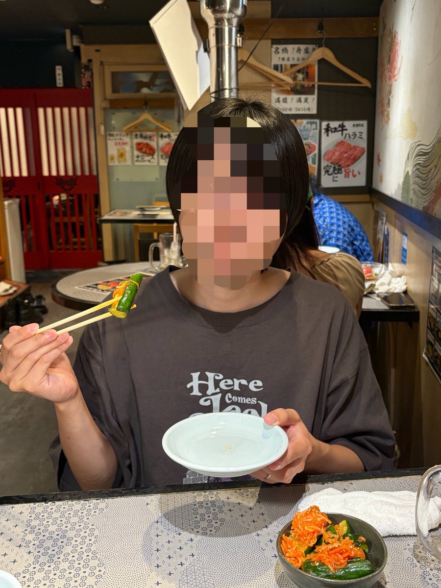 hiro__0623's tweet photo. 聖地巡礼してきた（同じ席に他の人座ってて隣の席..）
肉ウマ過ぎ

#えびちゅう　#私立恵比寿中学
#小久保柚乃 (@YUNO_EBC) https://t.co/Cwiuun4a1A