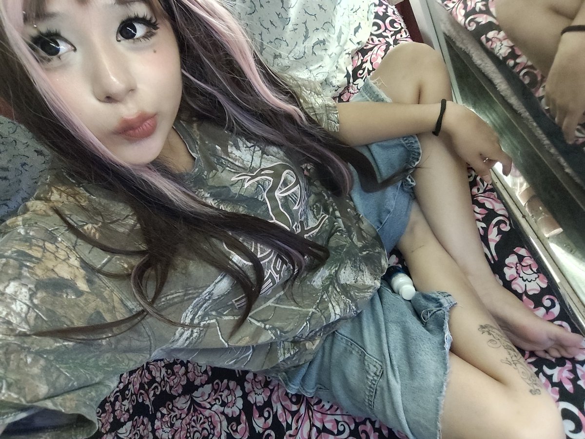 2dyingzzz's tweet photo. 🌸🫰🏽 https://t.co/O8EOnwbdFJ