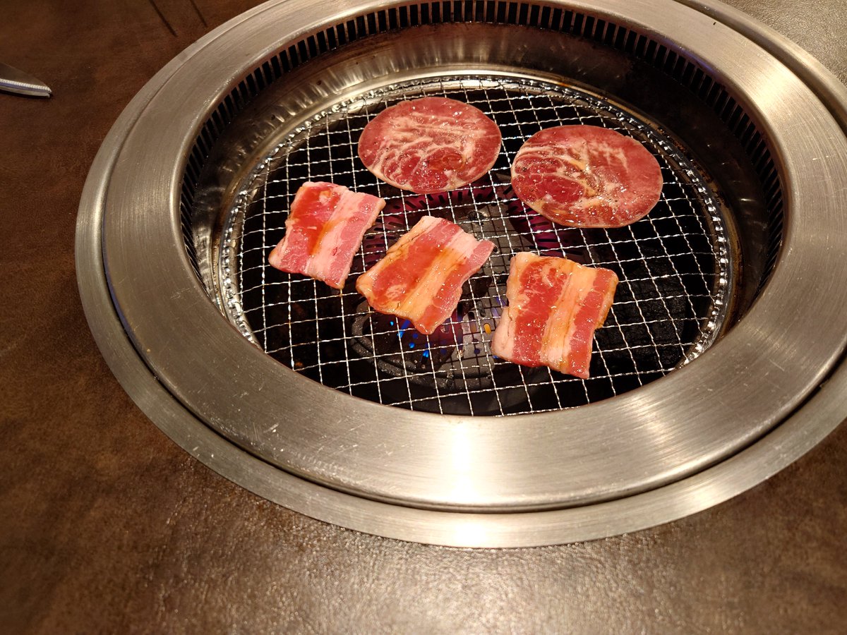 MJ_red_desire's tweet photo. 飯の写真しかあげない人

焼肉！ https://t.co/f5QjatXD3p