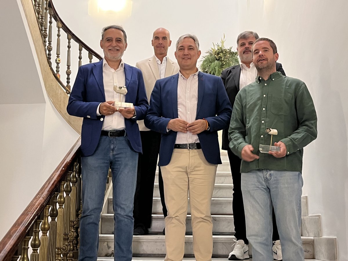 InstitutoIER's tweet photo. El Gobierno de La Rioja entrega los Premios de Investigación 2026 del IER a Roberto Rodríguez Andrés @rob_rodriguez_a y David Labarga Varona.
https://t.co/sSmz2TQUgO https://t.co/mSlz330tYM
