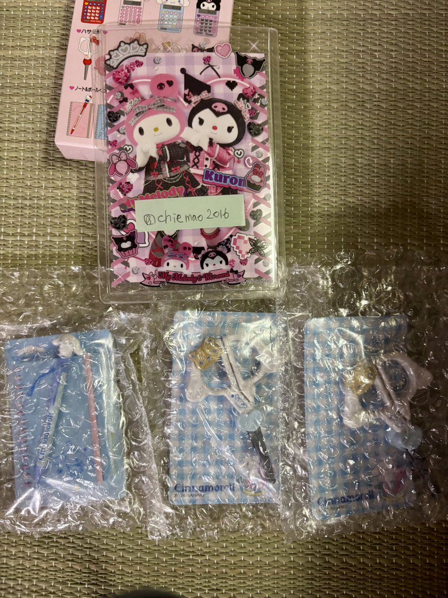 chiemao2016's tweet photo. 【交換】 サンリオ シークレットミニ文具形マグネット

譲: シナモロール（シナモン）　
　　ノート＆ボールペン、ハサミ×2
求: クロミハサミ、クロミ電卓

郵送交換、またはピューロorハーモニーお手渡し可能

よろしくお願いいたします。 https://t.co/A949PxaEdb