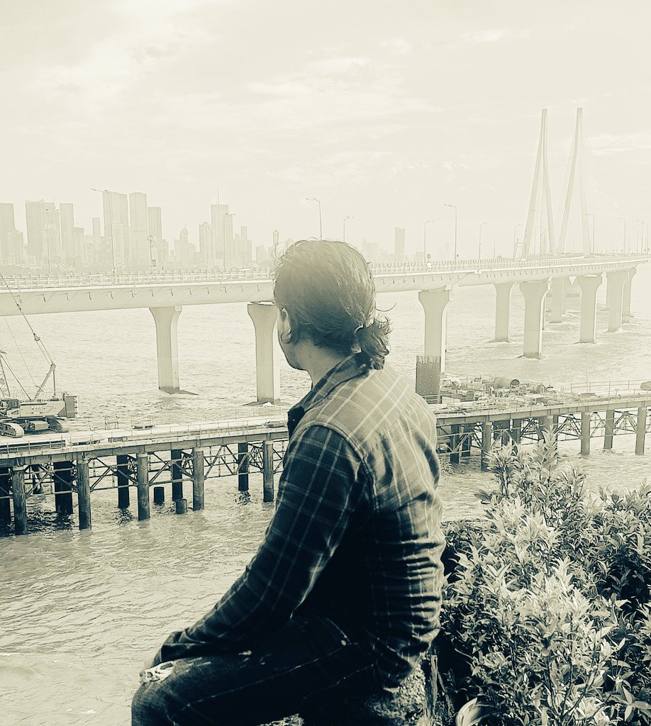 Itz_Sufi_11's tweet photo. "भुलाने का कोई तरीका हो तो हमे भी बता देना...
मै भी एक शख्स की यादों से बहुत परेशान हूँ"..! https://t.co/tmP0ALQIBw
