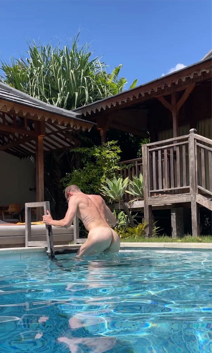 nahnotme123's tweet photo. Towel please 🙏🏼 ☀️ https://t.co/Qi6G3KoQje