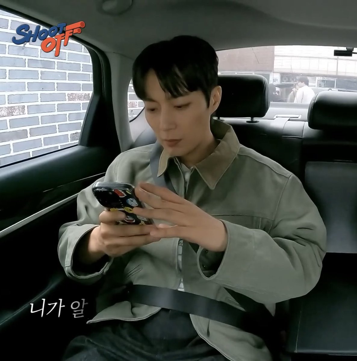 gnuss_'s tweet photo. 운전대 안잡는 와디제 왜이렇게 ㄲ리지... https://t.co/qB9l2KwzIu