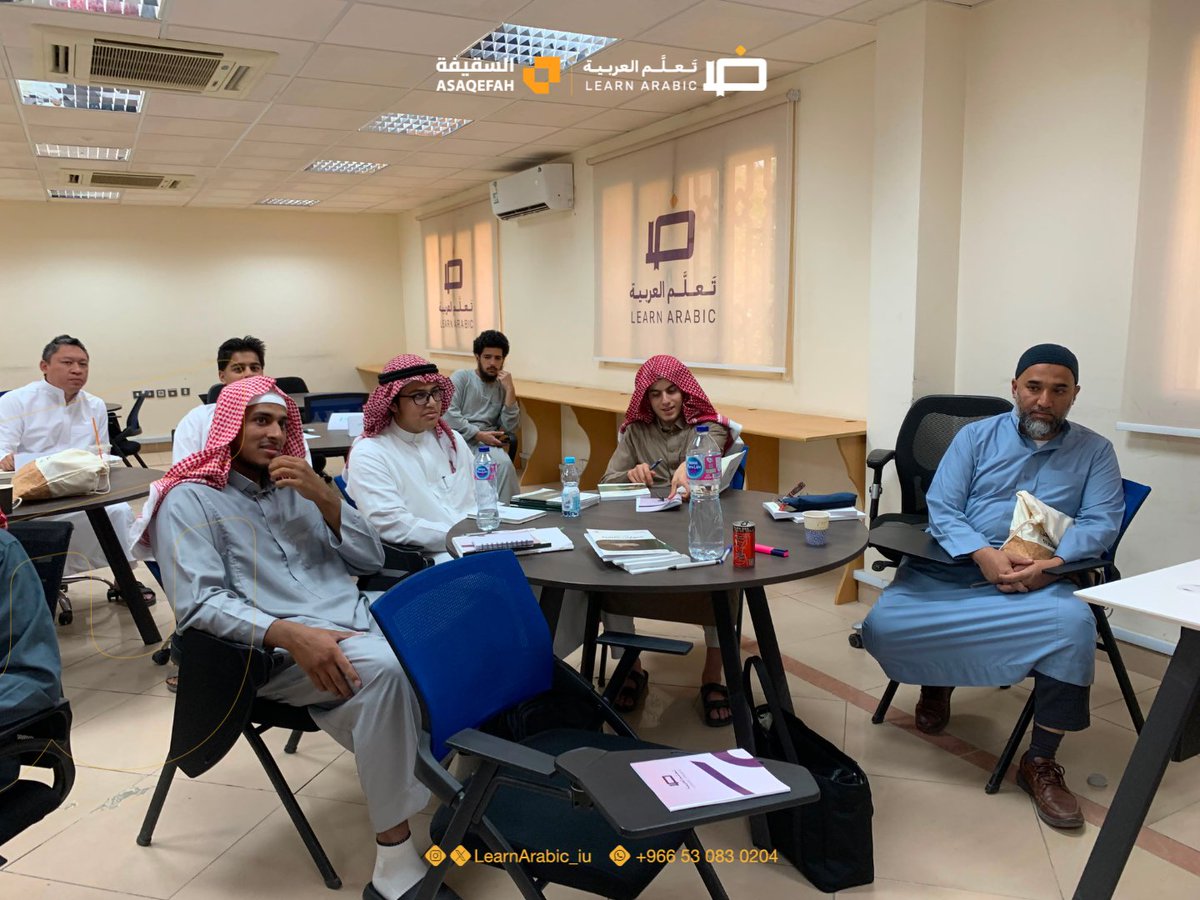LearnArabic_iu's tweet photo. تتجدد في #أكاديمية_تعلم_العربية رحلة تَعلَّم اللغة العربية للناطقين بغيرها، مع انطلاق مجموعة تعليمية جديدة، في بيئة أكاديمية متخصصة تجمع بين التأصيل اللغوي والتطبيق العملي، بما يسهم في تنمية المهارات اللغوية لدى المتعلمين. https://t.co/ZBNEGl5bQx