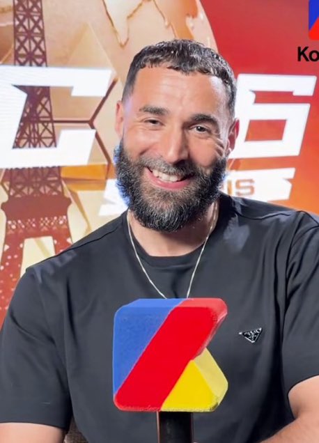 theMadridZone's tweet photo. 🚨 Karim Benzema: “Am I happy that Zidane is the new France coach? I don't know if it's him, but if it's him, YES, I'M REALLY HAPPY.

He's a legend, he's my big brother.” @KonbiniFr https://t.co/Hb5WgLgeVB