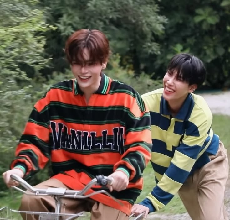 K_Kentin_Rose's tweet photo. SingChimon and JuniorMark feels like a slow burn type of love where it takes time for them to be comfortable with each other and it flows naturally, it shows on how they speak about their ship too and i love how honest they are about it.

#SingChimon
#JuniorMark https://t.co/I5dlUP0Iiz